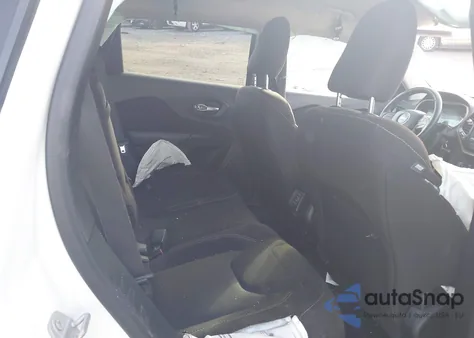 2016 Jeep Cherokee Latitude z USA, uszkodzony, nr VIN 1C4PJMCS7GW155359